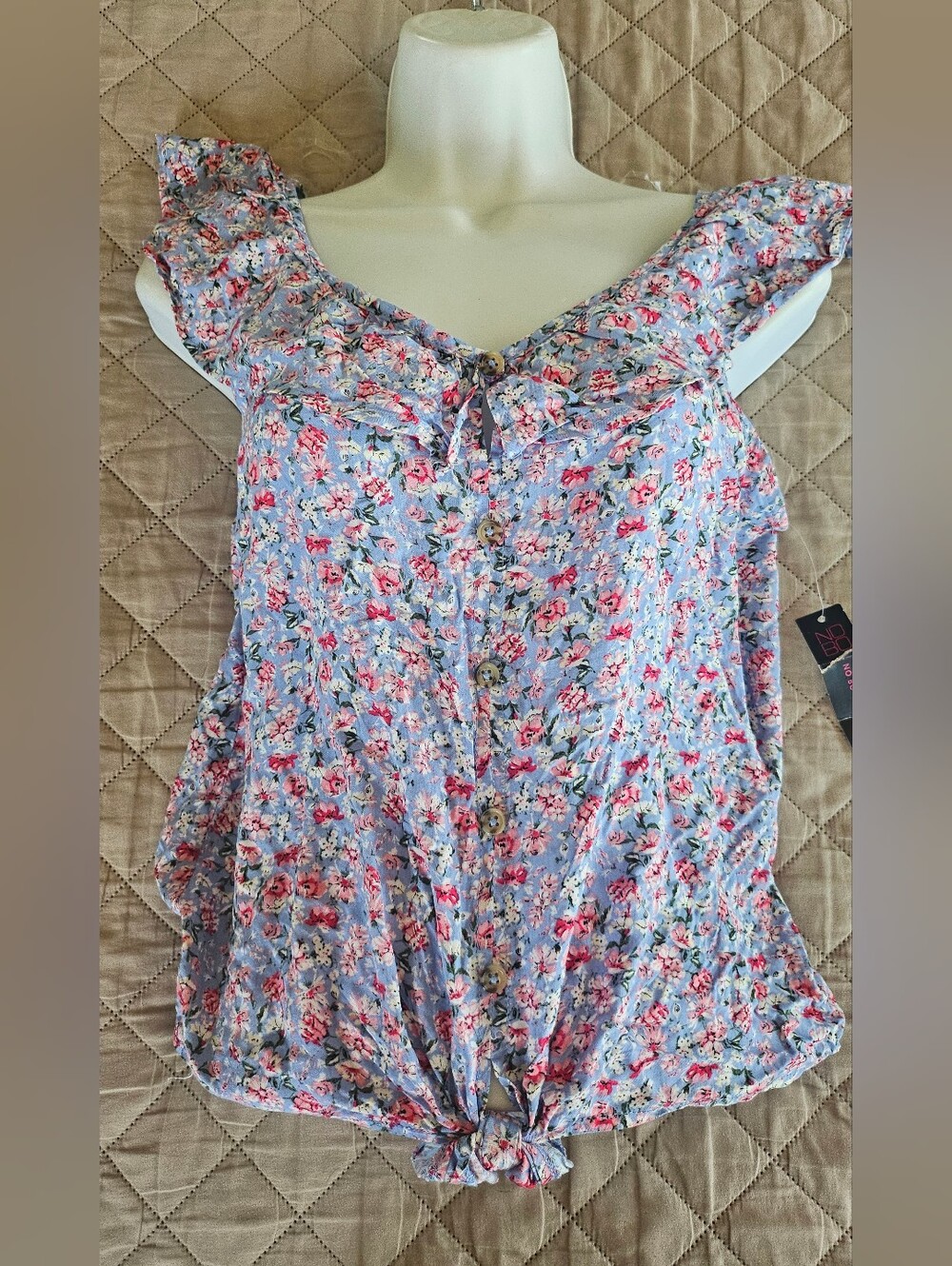 No Boundaries blue floral blouse size small